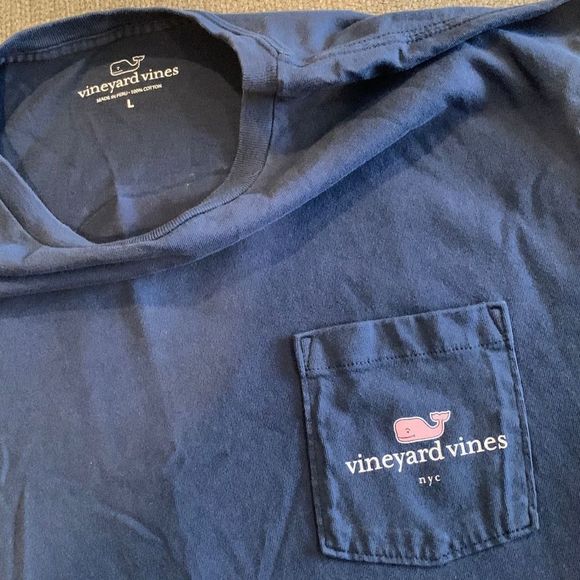 3 Vineyard Vines tshirts - Picture 10 of 11